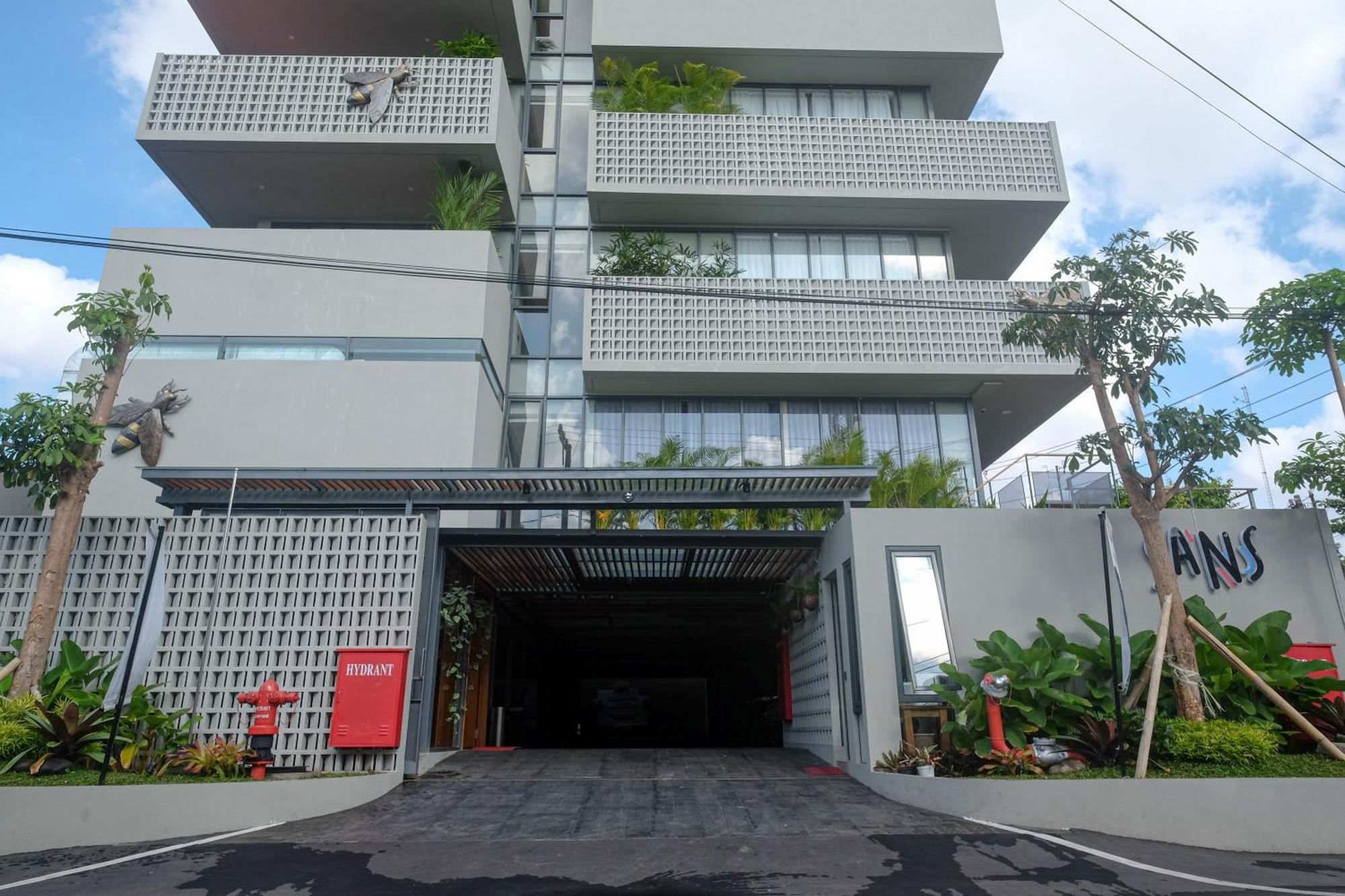 Sans Hotel Rg Living Jogja By Reddoorz Pakualaman Εξωτερικό φωτογραφία
