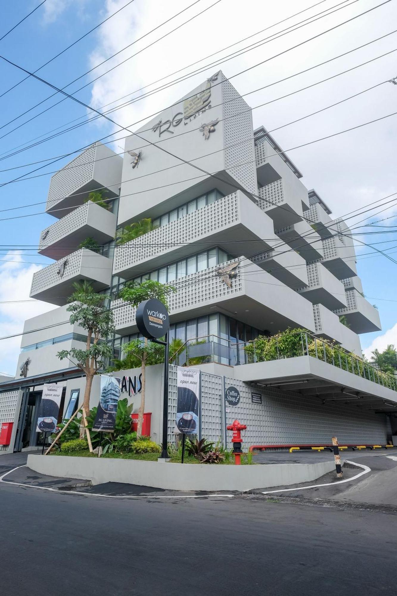 Sans Hotel Rg Living Jogja By Reddoorz Pakualaman Εξωτερικό φωτογραφία
