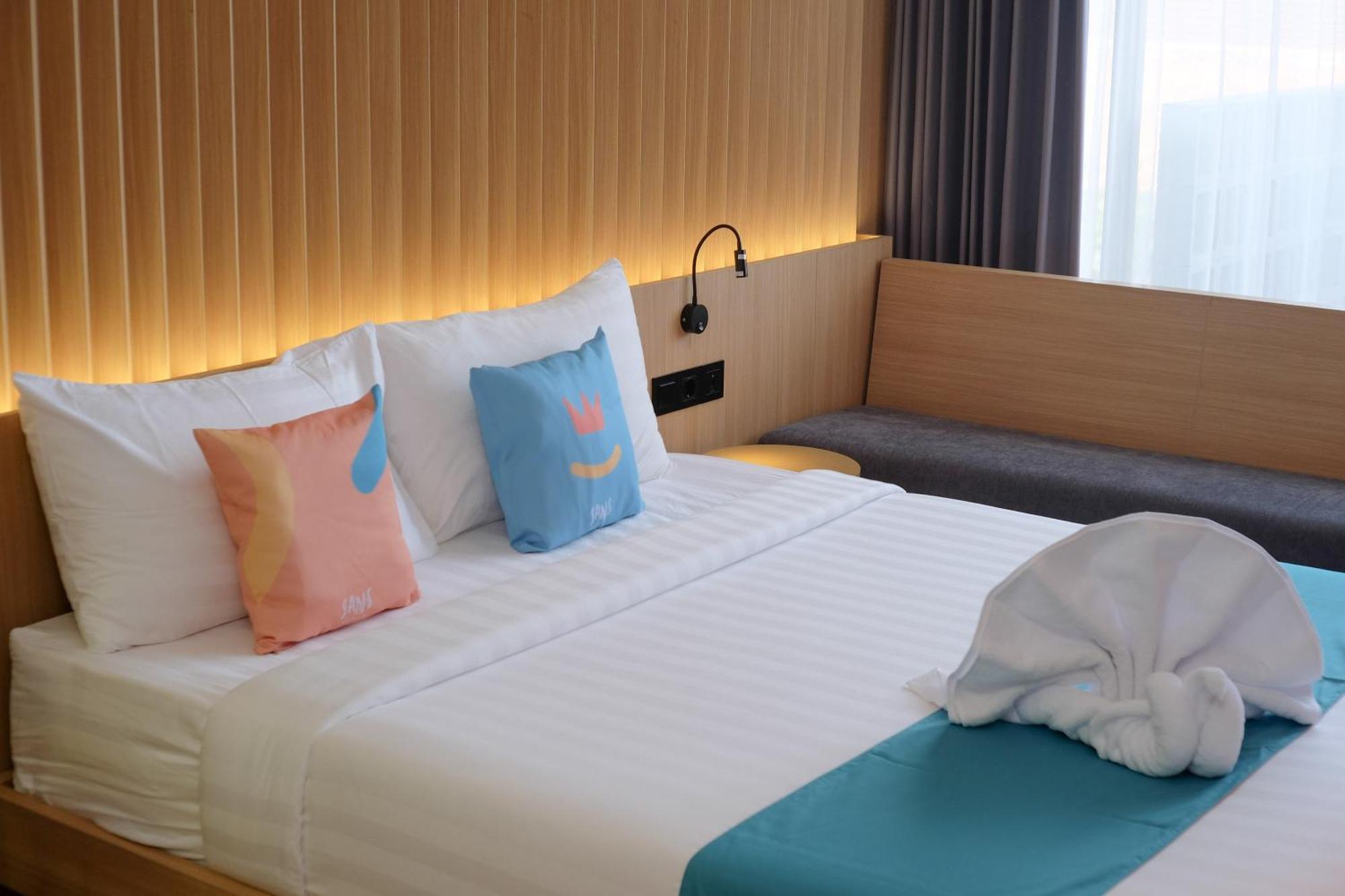 Sans Hotel Rg Living Jogja By Reddoorz Pakualaman Εξωτερικό φωτογραφία