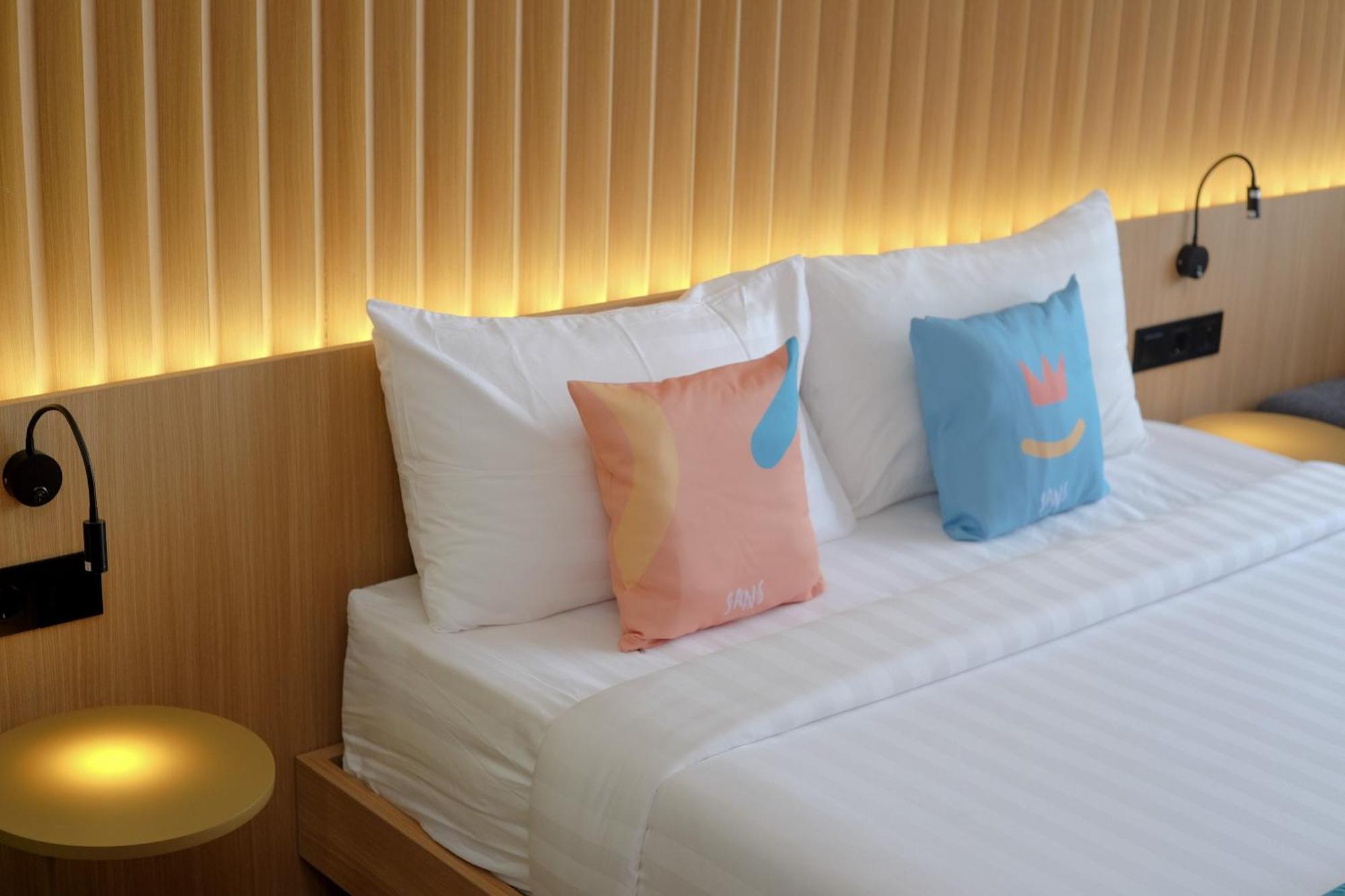 Sans Hotel Rg Living Jogja By Reddoorz Pakualaman Εξωτερικό φωτογραφία
