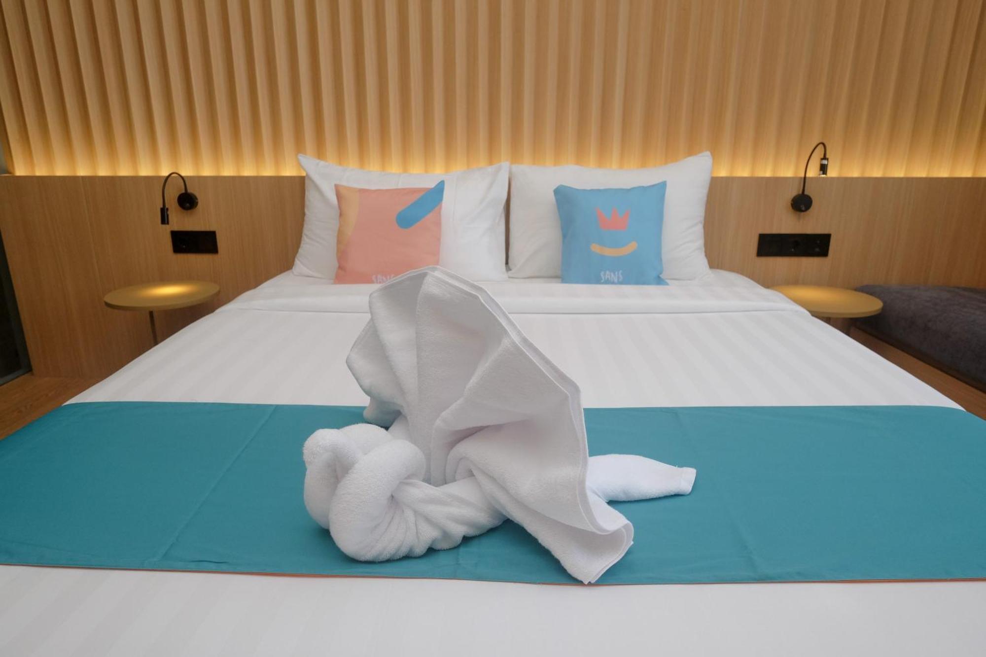 Sans Hotel Rg Living Jogja By Reddoorz Pakualaman Εξωτερικό φωτογραφία