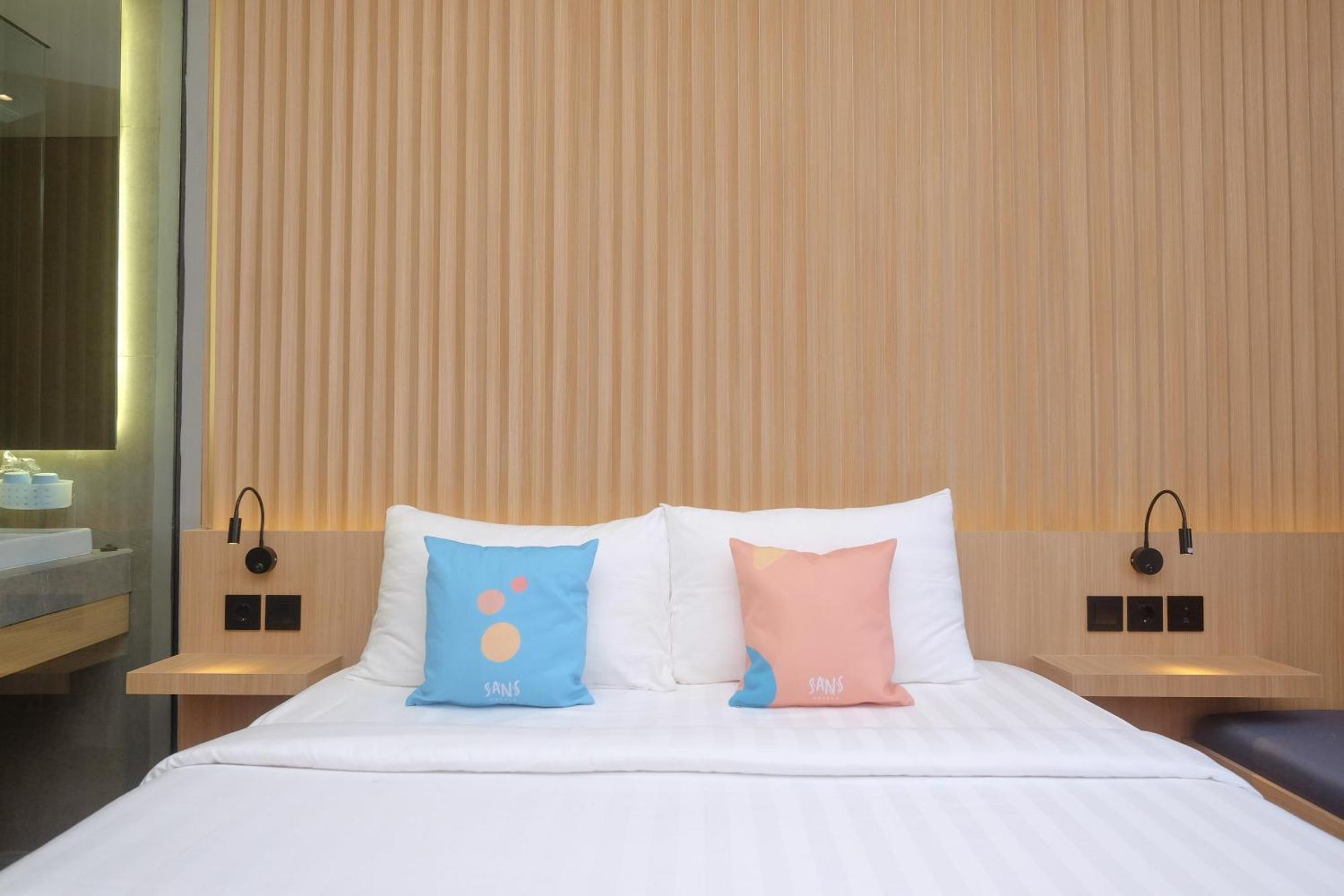 Sans Hotel Rg Living Jogja By Reddoorz Pakualaman Εξωτερικό φωτογραφία